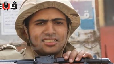 بالفيديو.. جندي بالجيش يغني 