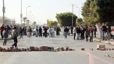 أهالى الهانوفيل يُهددون بقطع الطريق بسبب انقطاع المياه