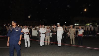 بالصور.. سيارة مجهولة تثير الذعر بمطروح