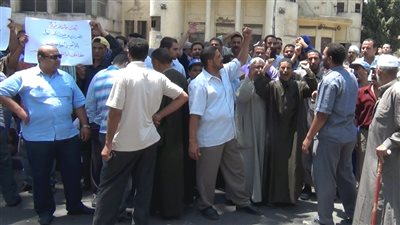 وقفة احتجاجية للمعلمين أمام محكمة شمال الجيزة