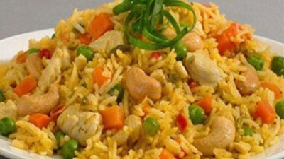 «الأرز الأصفر بالدجاج والخضراوات» من مطبخ الشيف سلمى