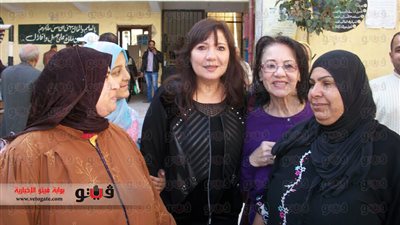 بالصور.. عايدة رياض: قلت نعم للدستور