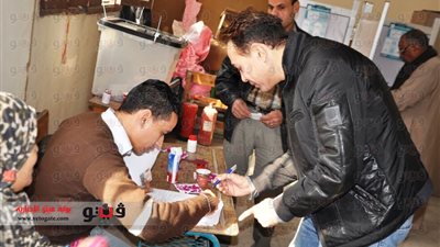 بالصور.. حكيم يغني 