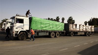 إدخال 170 شاحنة محملة بالبضائع إلى قطاع غزة عبر 