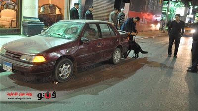 بالصور.. خبراء المفرقعات يفحصون سيارة عقب الاشتباه بها بالإسكندرية