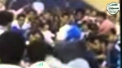 بالفيديو.. جماهير الهلال السعودي تعتدي على مشجع النصر في نهائي أسيا