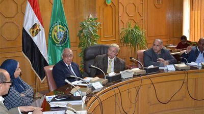 محافظ الإسماعيلية يشكل لجنة لإدارة مجمع ورش المنطقة الحرة