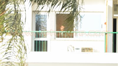 بالفيديو..مبارك يلوح لأنصاره من شرفة مستشفى المعادى العسكري