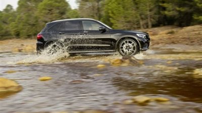 بالصور.. «مرسيدس AMG» تكشف النقاب عن تحفتها «GLC 43»