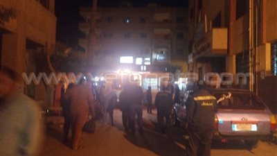 بالفيديو.. مشادات بين أهالي طفلة مريضة وعاملين بمستشفى أبو حماد