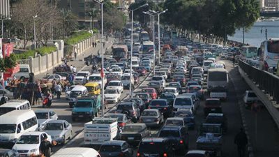 كثافة مرورية أعلى محور الشهيد بمدينة نصر