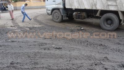 بالصور.. مجلس مدينة قليوب يشن حملات لرفع القمامة من القرى