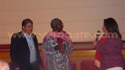 خلاف بين مخرجة سنغالية وإدارة مهرجان الأقصر رغم تكريمها