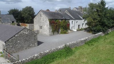 بالصور.. عرض قلعة مسكونة بـ«العفاريت» للبيع في أستراليا