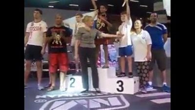 بالفيديو.. طفل يرفع علم مصر فوق راية إسرائيل بتايلاند يشعل مواقع التواصل