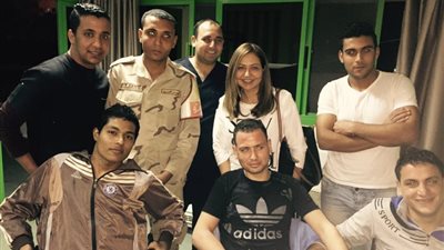 بالصور.. ليلى علوي مع مصابي الجيش بسيناء: «مصر محروسة بيكم»