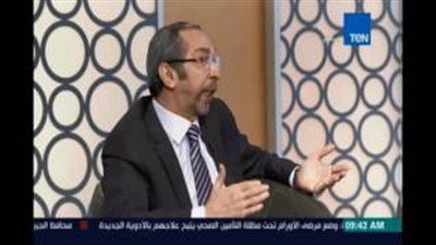 خبير اقتصادي: «الوزير اللي مش عايز يشتغل يقعد في البيت»