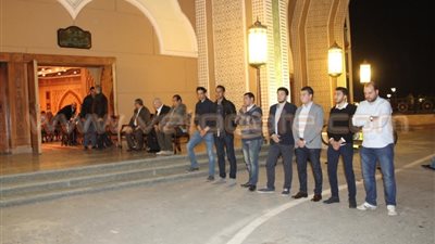 شريف سلامة وأحمد التهامي يصلان عزاء شقيق صلاح عبد الله