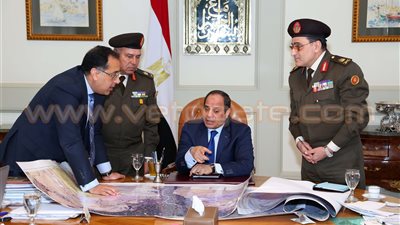 بالصور.. تفاصيل 7 ساعات رئاسية.. السيسي يجتمع بوزير الإسكان ورئيس الهيئة الهندسية.. يؤكد: «الإسكان الاجتماعي» لتحقيق العدالة الاجتماعية.. وإنجاز المرحلة الأولى من العاصمة الإدارية الجديدة خل