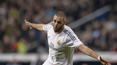 بالفيديو.. بنزيمة يتقدم بالهدف الأول لريـال مدريد في إشبيلية