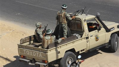 أجهزة الأمن تحاصر خلية إرهابية بمنطقة الإرسال في الشيخ زويد