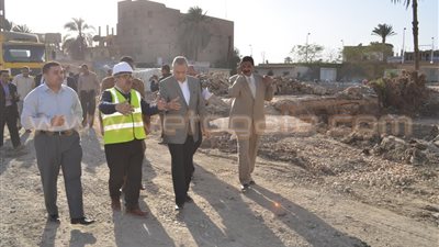 بالصور.. إحالة مدير مستشفى نجع حمادي وطبيب الكلى للتحقيق