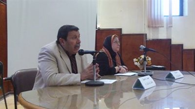 وكيل «تعليم الإسكندرية» يرافق جثمان مراقب توفى داخل لجنة