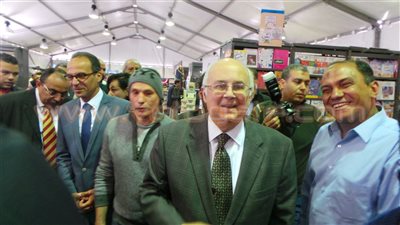 بالصور.. «عبدالظاهر» يفتتح معرض مكتبة الإسكندرية الدولى