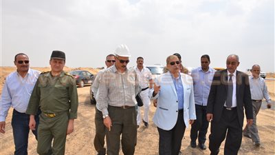 بالصور.. محافظ الإسماعيلية يتابع إنشاء الحقل الإرشادي بـ«الأمل»