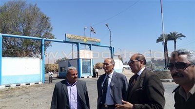 محافظ سوهاج يتفقد مستشفى جرجا ومصنع السكر