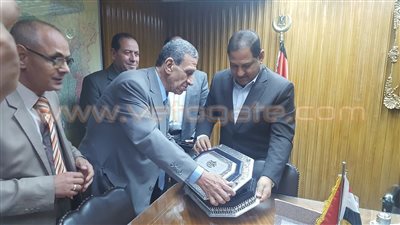 بالصور.. محافظ الغربية يبحث مع وفد «حماة وطن» مشكلات المواطنين