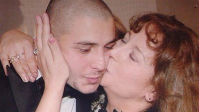 أحمد الفيشاوي لـ«سمية الألفي»: «هفضل ابنك الشقي اللي مدوخك»