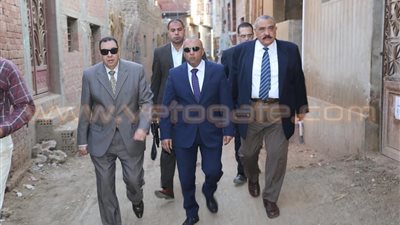 بالصور.. محافظ المنوفية يقدم واجب العزاء لأسر شهداء كمين الصفا