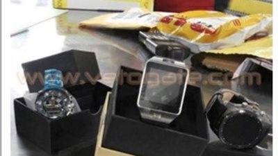 ضبط 3 ساعات «تجسس» داخل طرد صيني بمطار القاهرة