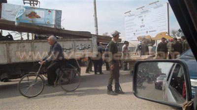 بالصور.. حملة لإزالة الإشغالات من الطريق العام بالفتح في أسيوط