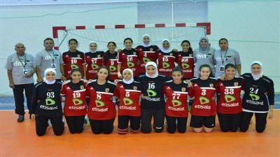 «سيدات الأهلي» يصطدم بالشمس في نصف نهائي كأس اليد