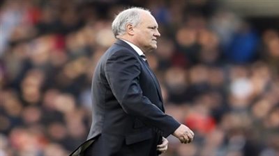 «يول» يلقي محاضرة على لاعبي الأهلي قبل انطلاق المران