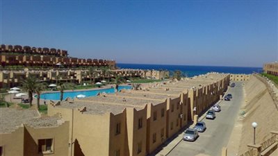 أسعار الشاليهات وإيجارات الغرف بالعين السخنة تتصدر «اقتصاد فيتو»