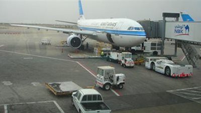 «الداخلية الكويتية» تكشف تفاصيل إخلاء الطائرة المصرية