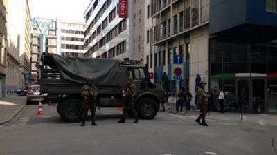 بالصور.. انتشار الجيش البلجيكي في شوارع بروكسل