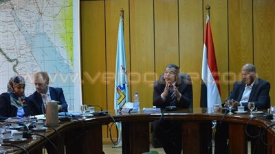بالصور.. وزير القوى العاملة يتسلم دراسة إعادة هيكلة المؤسسة الثقافية