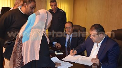 بالصور.. محافظ الفيوم يخاطب المالية بتوفير مرتبات عاملي الاستاد الرياضي