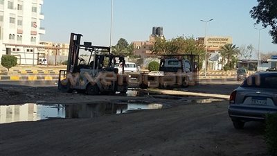 بالصور.. انقطاع المياه عن شارع الحجاز بالغردقة منذ 10 أيام