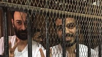 أول صور لـ«عمرو بدر ومحمود السقا» خلف القضبان بمحكمة شبرا