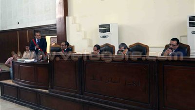 قاضى «أحداث بنى سويف» يسمح لـ«بديع» بلقاء دفاعه