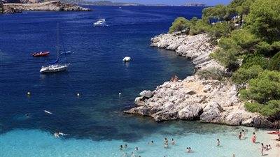 ارتفاع أسعار السياحة الدولية بعد قرار حظر بريطانيا الطيران إلى مصر