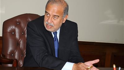 كواليس «اللحظات الأخيرة» في الوزارات قبل التعديل الجديد.. شريف إسماعيل يواصل لقاءه بالنواب.. «غادة والي» في مكتبها بعد تأكدها من البقاء..ترقب بين العاملين بـ«الصحة».. و&#