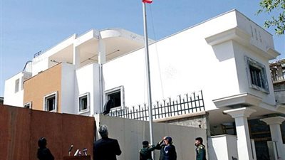 السفارة الأمريكية تحذر من محاولات تزوير عملة ليبيا الرسمية