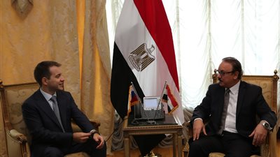 وزير الاتصالات يبحث سبل التعاون المشترك مع سفير سويسرا