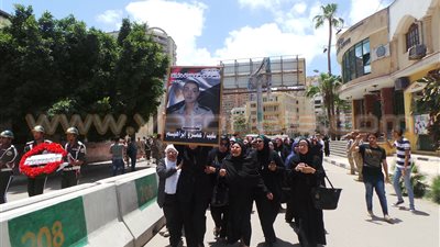 بالفيديو والصور.. والدة الشهيد عمرو إبراهيم: «مصر ولادة»